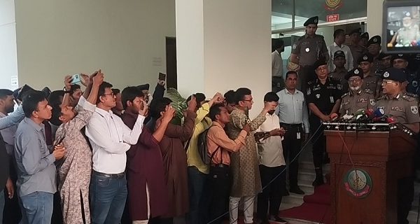 মাদকবিরোধী অভিযানে কঠোর পুলিশ, জানালেন আইজিপি