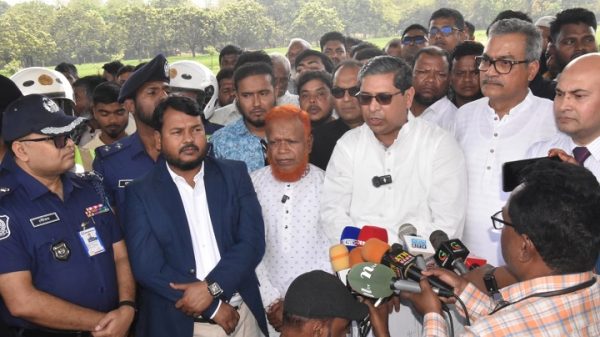 দীর্ঘদিন পরিত্যক্ত ব্রিজ চালুতে সরকারি তৎপরতা,পরিদর্শনে প্রতিমন্ত্রী