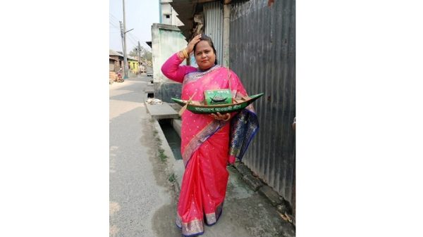 পাবনার ঈশ্বরদীতে মাদক সম্রাজ্ঞী, চাঁদাবাজ "বস্তিপাড়ার অন্ধকারের রানী" নামে পরিচিত আলেয়া বেগমের (৩৬) বিরুদ্ধে চাঁদাবাজির বিরুদ্ধে পুলিশ পদক্ষেপ না নেওয়ায় বিপাকে পড়েছেন অভিযোগকারী ৫ পরিবার।